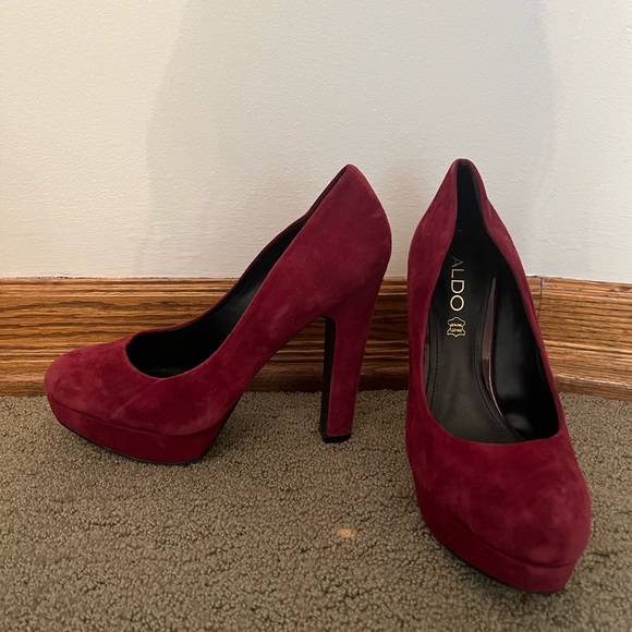 ALDO Red Suede Pumps - Picture 2 of 3
